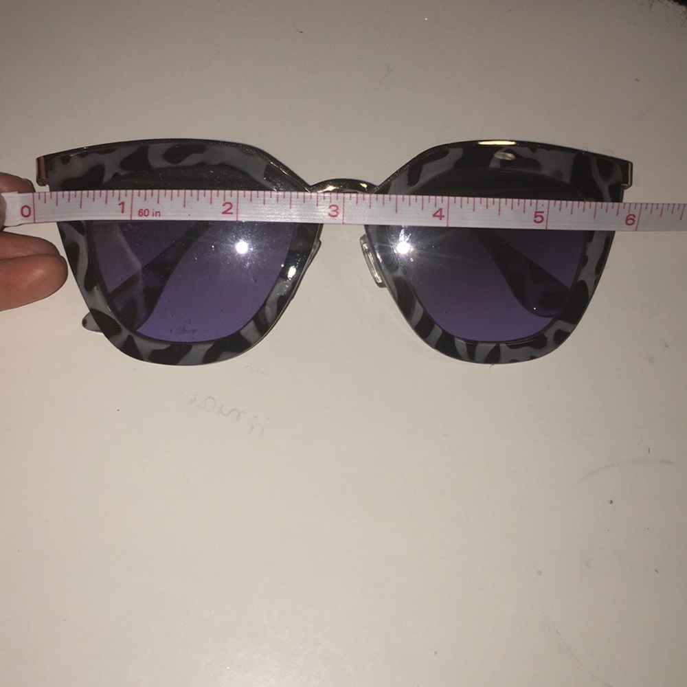 Express Patterned Sunglasses - Picture 6 of 7